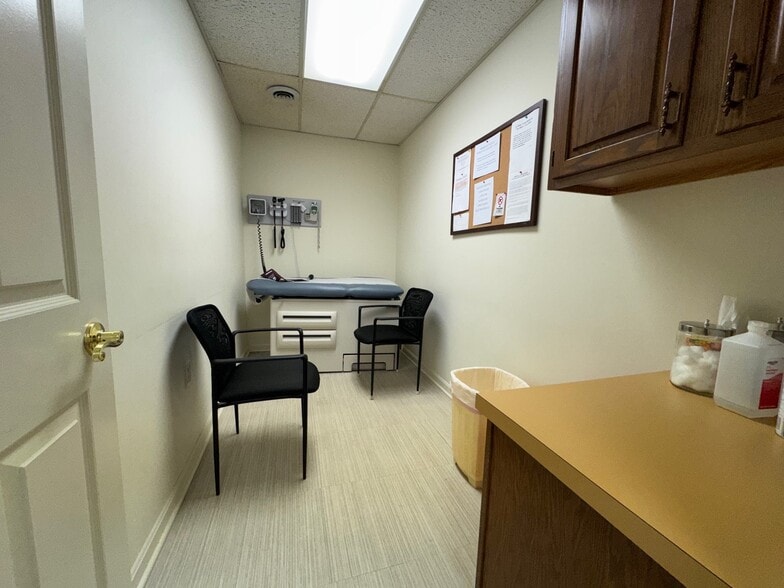 More Photos Of 30-46 Munroe Falls Ave, Munroe Falls Storefront Retail Office For Sale