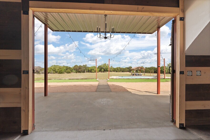 More Photos Of 3119 County Road 2730, Glen Rose Lodge Meeting Hall For Sale