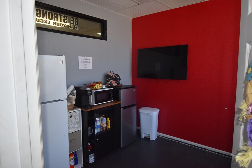 More Photos Of 73965 Highway 111, Palm Desert Storefront Retail Office For Lease