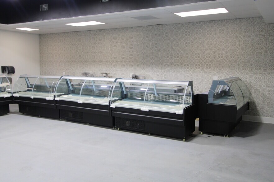 More Photos Of 10642-10650 Balboa Blvd, Granada Hills Storefront Retail Office For Lease