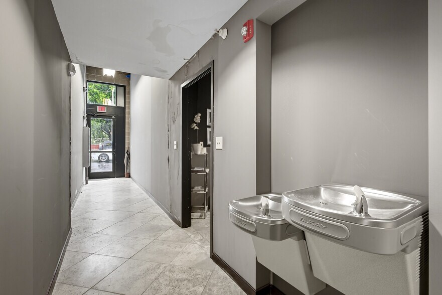 More Photos Of 1622 W Main St, Richmond Storefront Retail Office For Sale