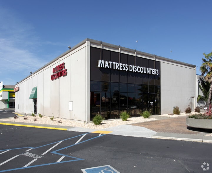 Primary Photo Of 2001 Arden Way, Sacramento Freestanding For Lease