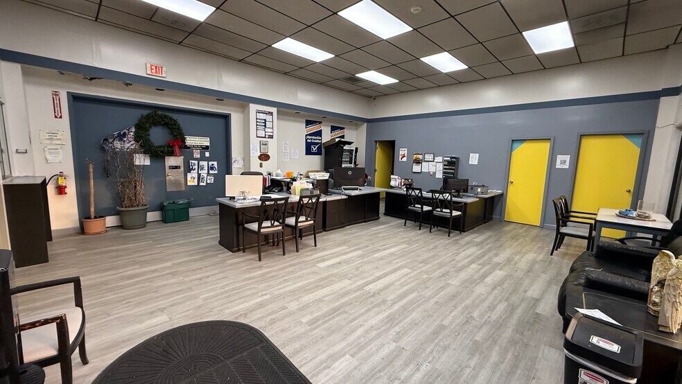 More Photos Of 124 3rd St, Allentown Auto Dealership For Lease