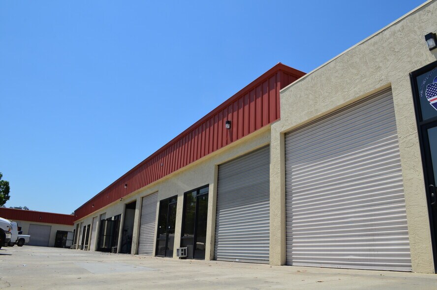 More Photos Of 2766-2768 Via Orange Way, Spring Valley Manufacturing For Lease