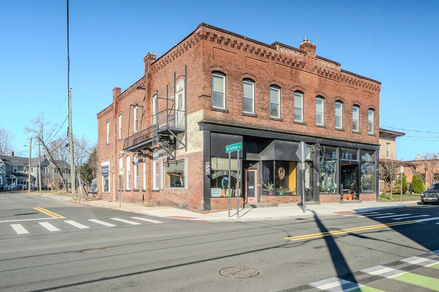 More Photos Of 46-54 Union St, Easthampton Storefront Retail Residential For Lease