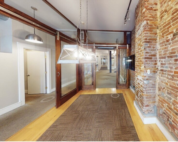 More Photos Of 631 Pennsylvania Ave SE, Washington Storefront Retail Office For Lease