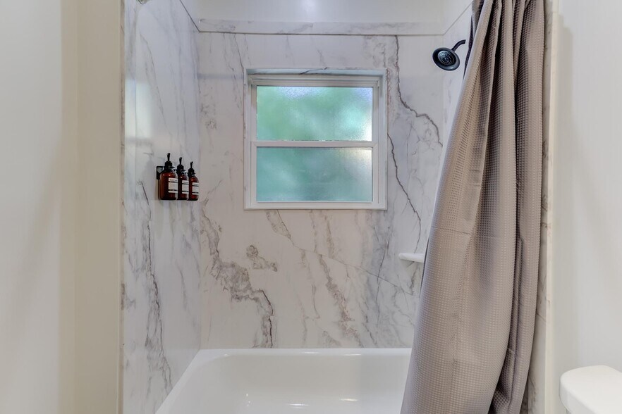 More Photos Of 196 N Auburndale St, Memphis Apartments For Sale