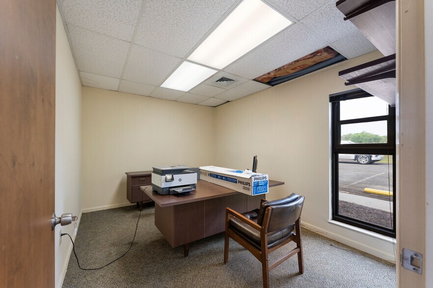 More Photos Of 112 Old Mill Rd, Cartersville Research And Development For Sale