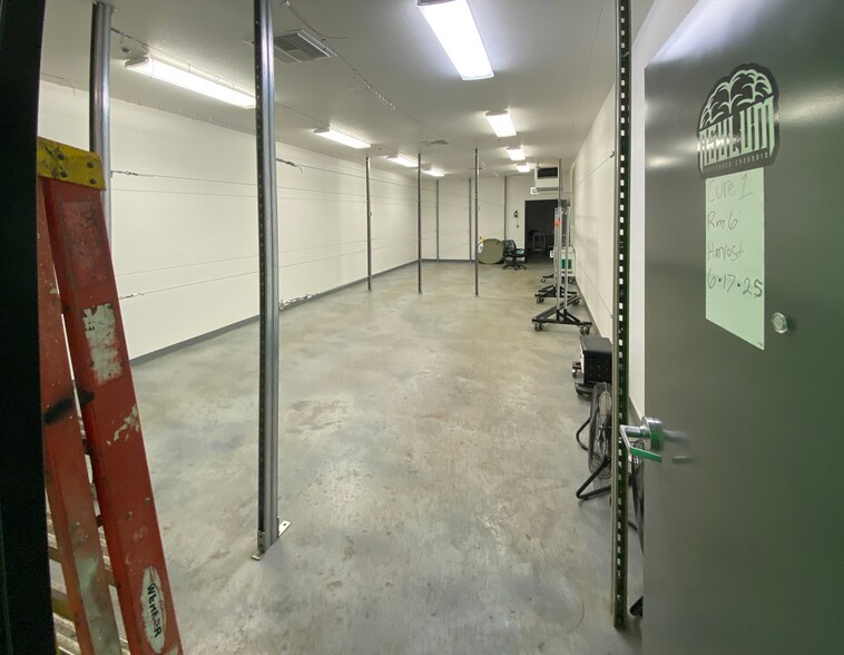 More Photos Of 2985 W Whitton Ave, Phoenix Warehouse For Sale