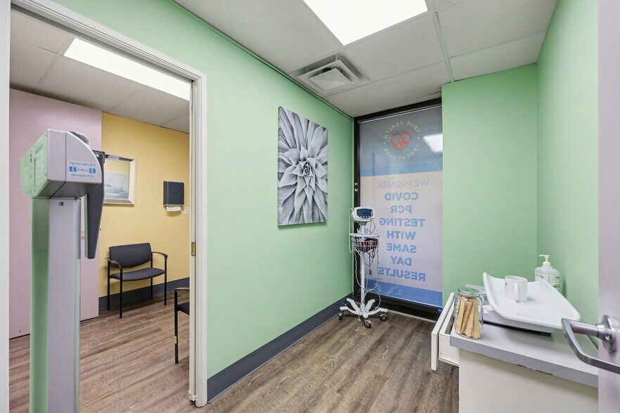 More Photos Of 30000 Orchard Lake Rd, Farmington Medical For Lease