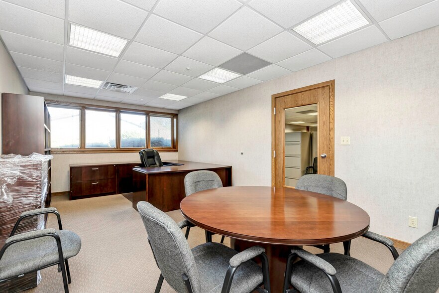 More Photos Of 1100 Brandywine Blvd, Zanesville Loft Creative Space For Lease