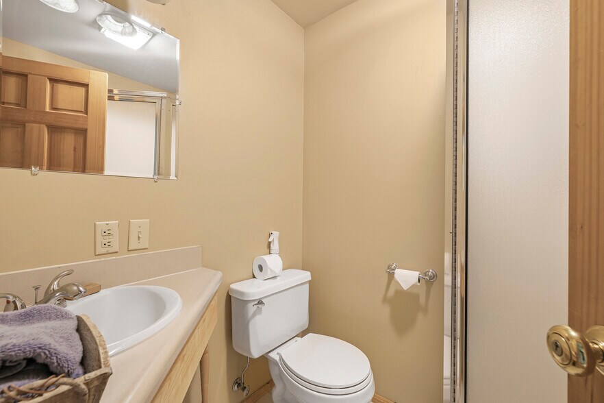 More Photos Of 13 Gott Ln, Salmon Hospitality For Sale