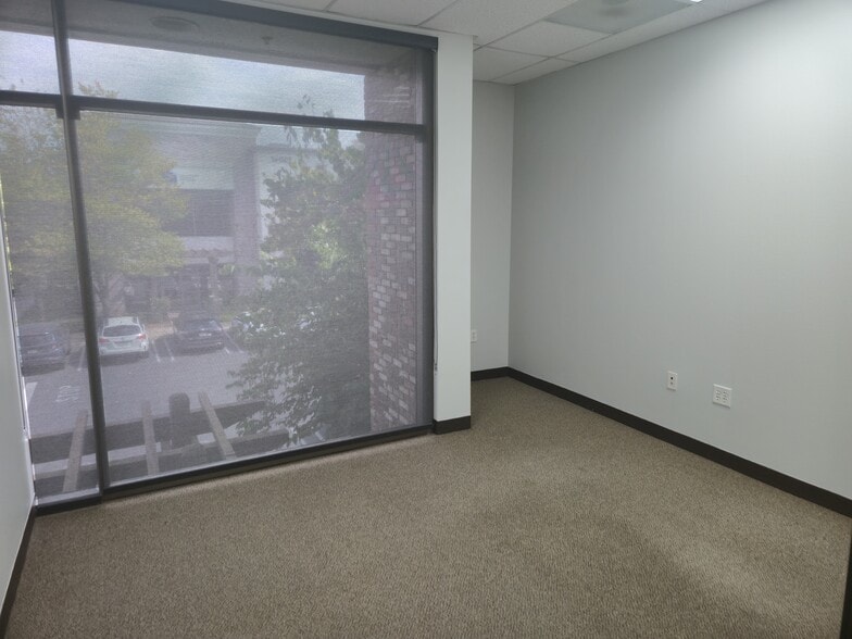 More Photos Of 170 E Arrow Hwy, San Dimas Office For Sale