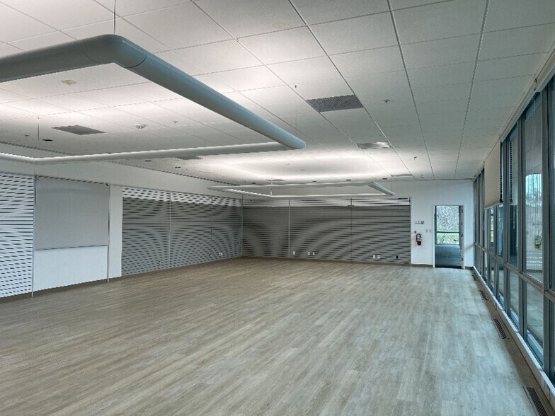 More Photos Of 8171 Redwood Blvd, Novato Warehouse For Sale