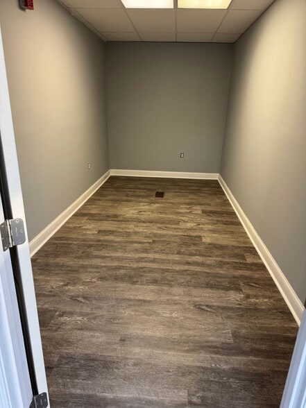 More Photos Of 114 Pembroke St, Kingston Storefront Retail Residential For Sale