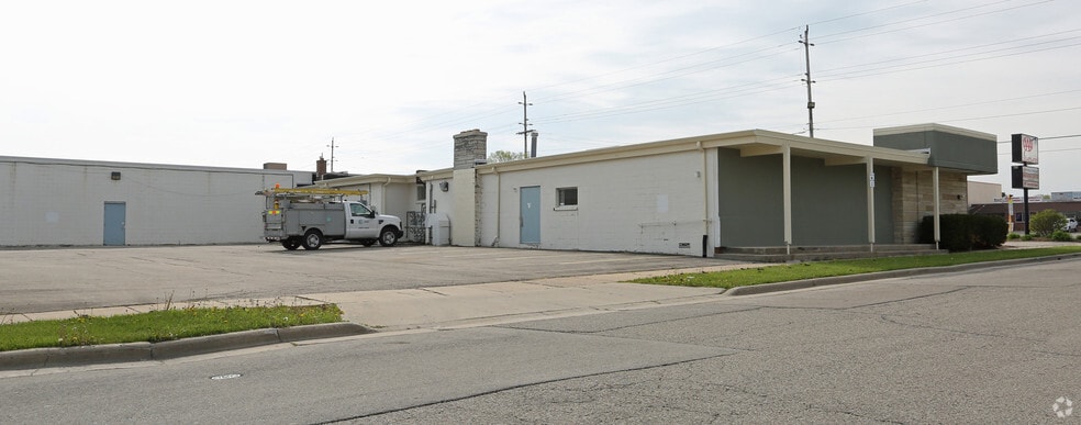 More Photos Of 8700 Durand Ave, Sturtevant Storefront For Lease