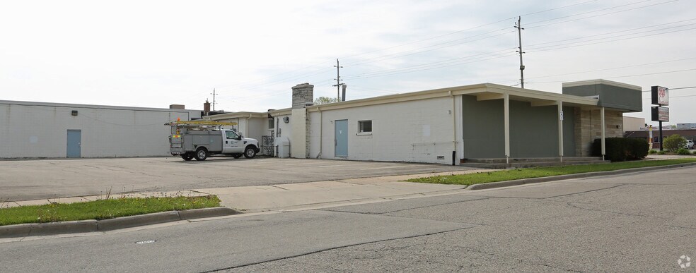 More Photos Of 8700 Durand Ave, Sturtevant Storefront For Lease