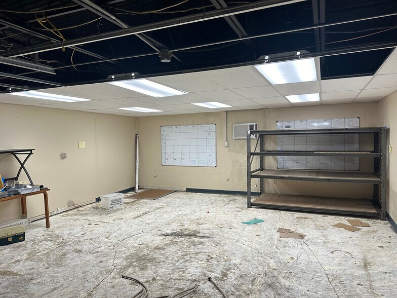 14377 US Highway 19 N, Clearwater, FL 33764 Warehouse For Sale