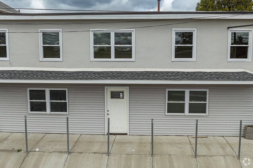 More Photos Of 459 Somerset St, Somerset Warehouse For Sale
