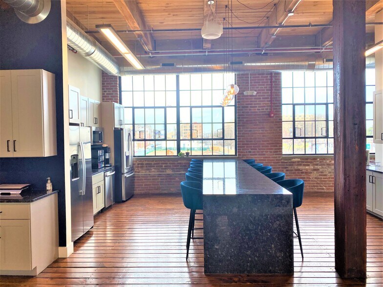 More Photos Of 1100-1102 N Delaware Ave, Philadelphia Office For Lease