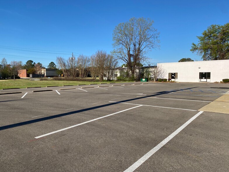 More Photos Of 1167 S Green St, Tupelo Medical For Lease