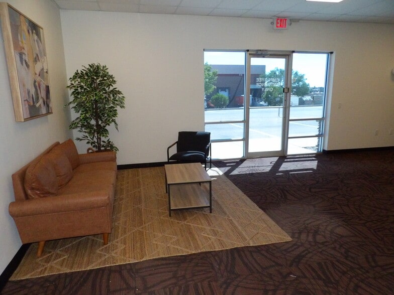 More Photos Of 11500 Pellicano Dr, El Paso Showroom For Lease