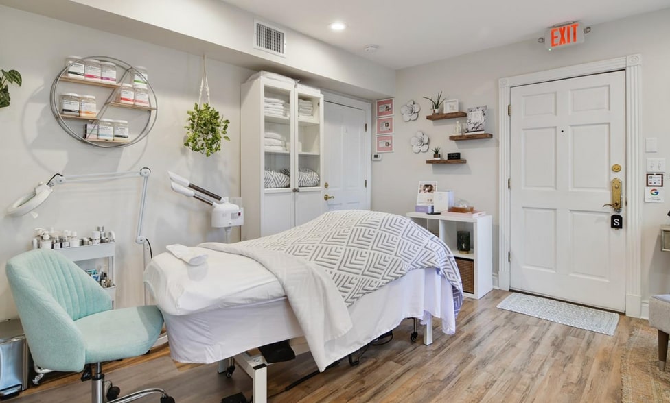 More Photos Of 851 N Donnelly St, Mount Dora Medical For Sale