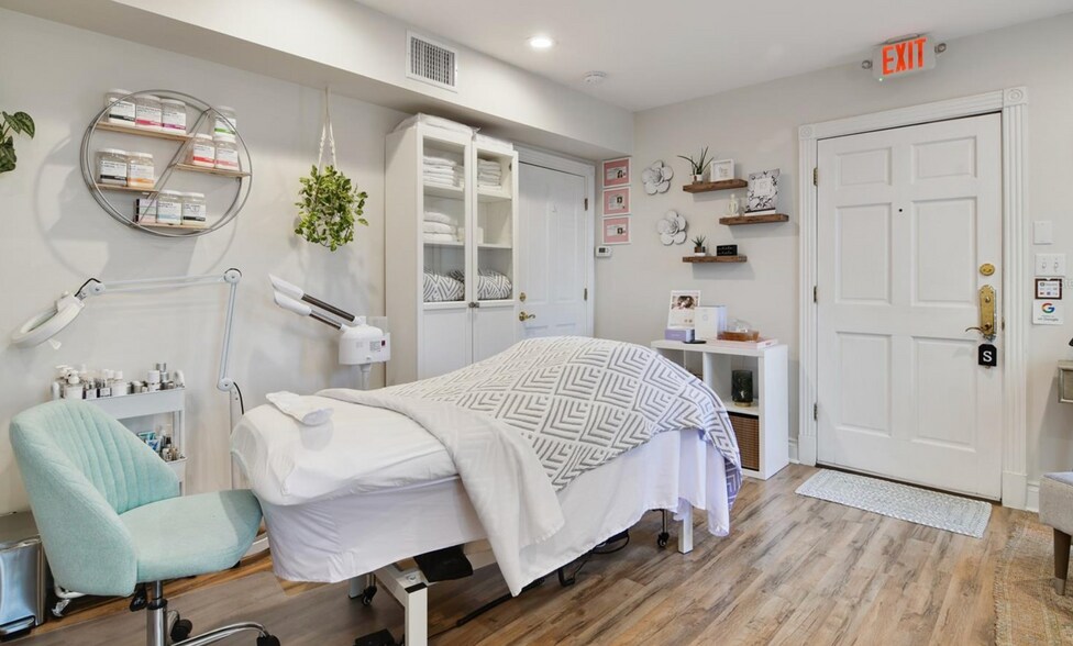 More Photos Of 851 N Donnelly St, Mount Dora Medical For Sale