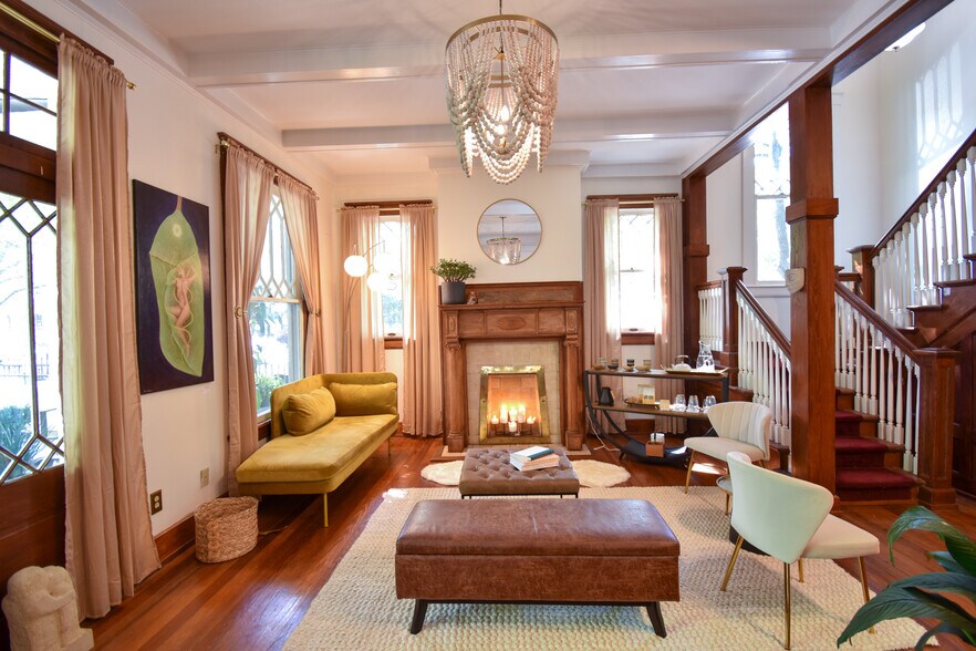 More Photos Of 612 W 22nd St, Austin Office Residential For Lease