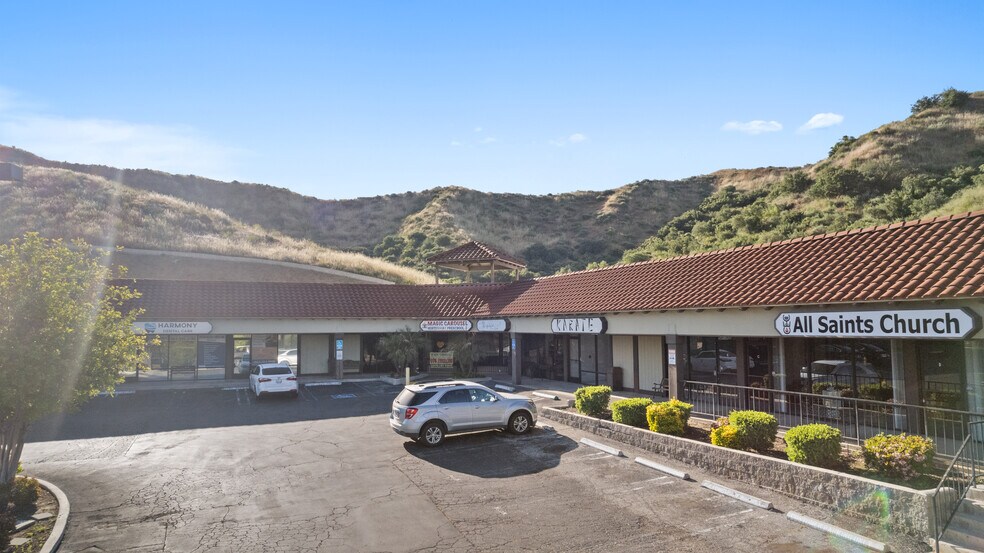 More Photos Of 28200 Bouquet Canyon Rd, Santa Clarita Storefront For Lease