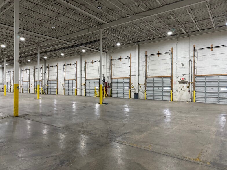 More Photos Of 26801 Fargo Ave, Bedford Heights Warehouse For Lease