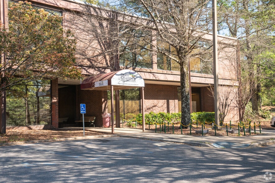 More Photos Of 924 Montclair Rd, Birmingham Medical For Lease