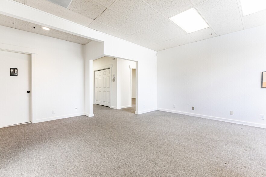 More Photos Of 1821 Sidewinder Dr, Park City Storefront Retail Office For Sale