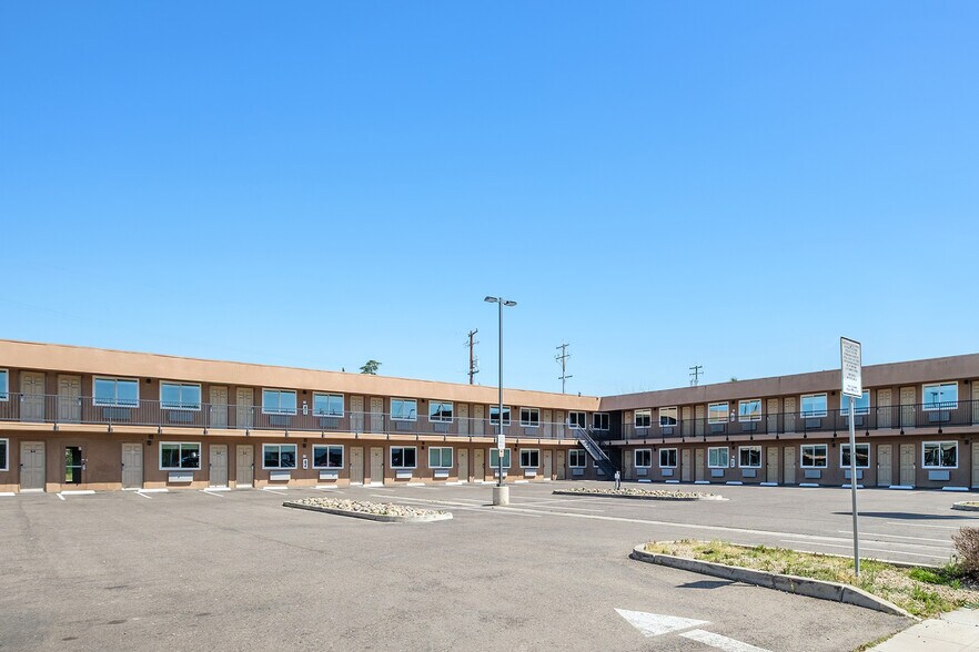 More Photos Of 6090 N Blackstone Ave, Fresno Hotel For Sale