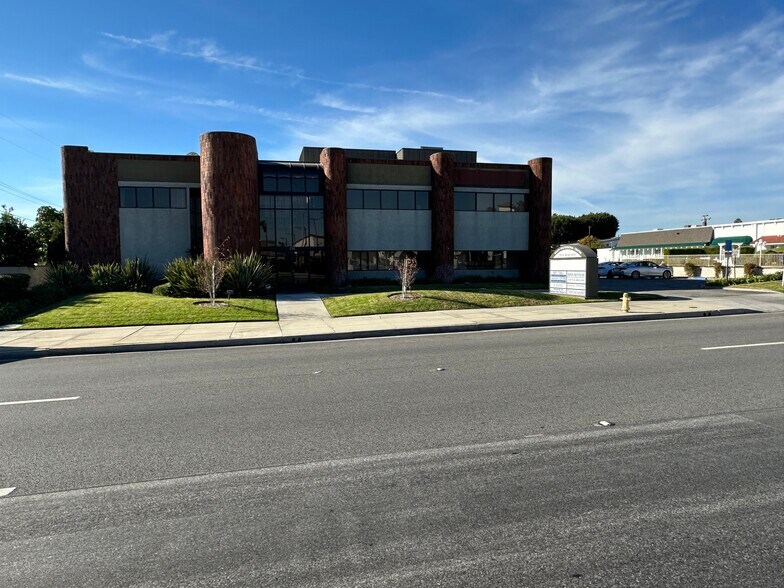 More Photos Of 731 N Beach Blvd, La Habra Medical For Lease