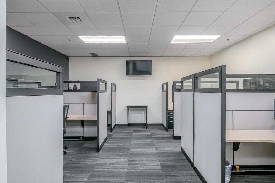 More Photos Of 33434 8th Ave S, Federal Way Office For Lease