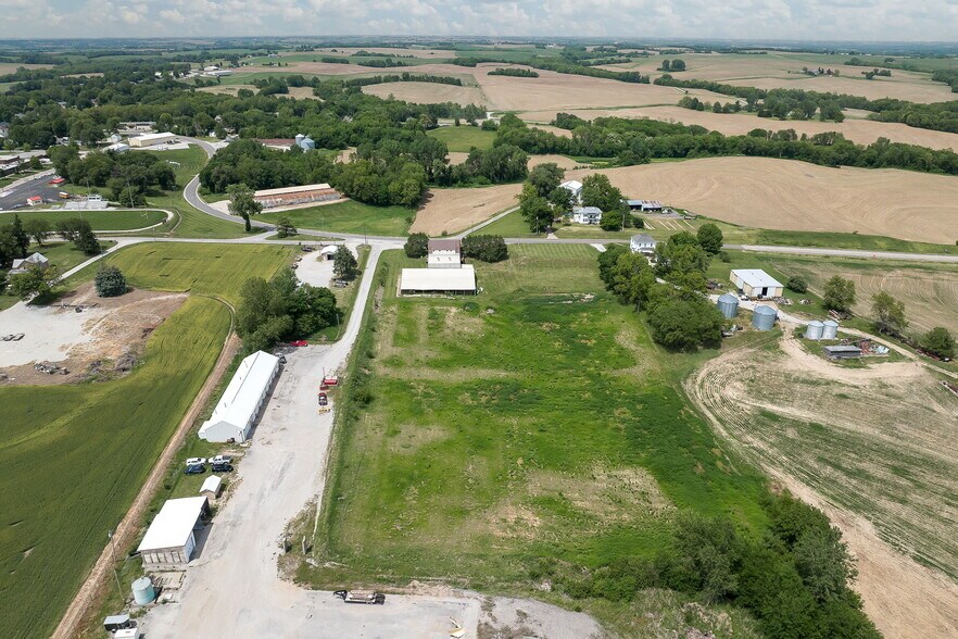 More Photos Of 802 E Nodaway St, Oregon Flex For Sale