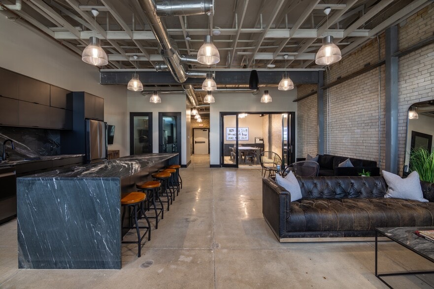 More Photos Of 1502 N Nebraska Ave, Tampa Storefront Retail Office For Sale