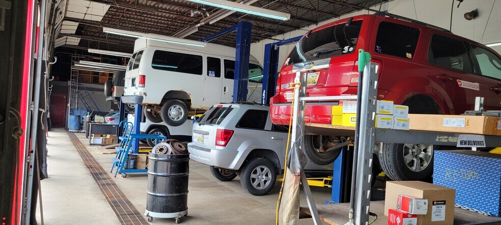 More Photos Of 0000 Telegraph Road, Southfield Service For Sale