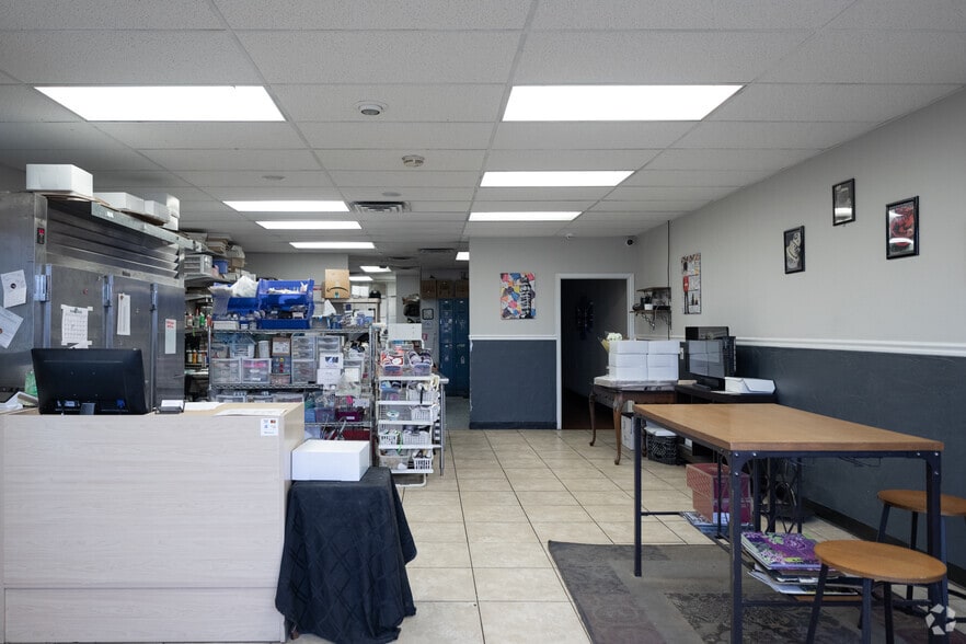 More Photos Of 3303-3381 N Academy Blvd, Colorado Springs Unknown For Lease