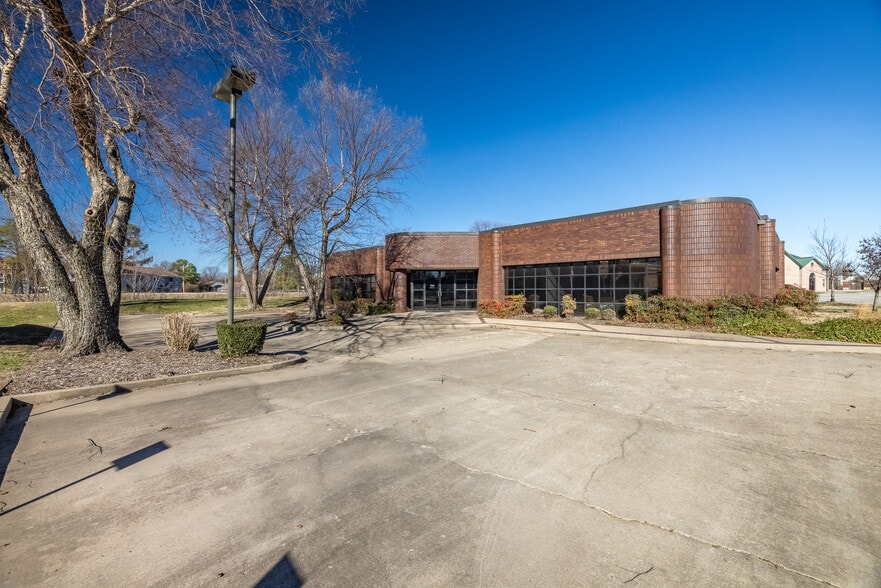 More Photos Of 6940 S Utica Ave, Tulsa Office For Sale