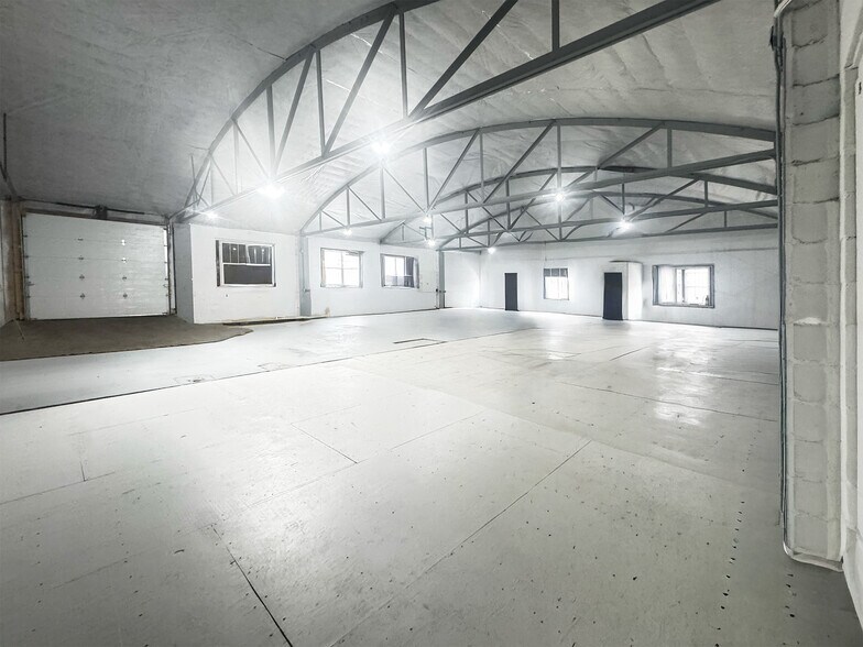 More Photos Of 747 Payne Ave, Saint Paul Warehouse For Sale