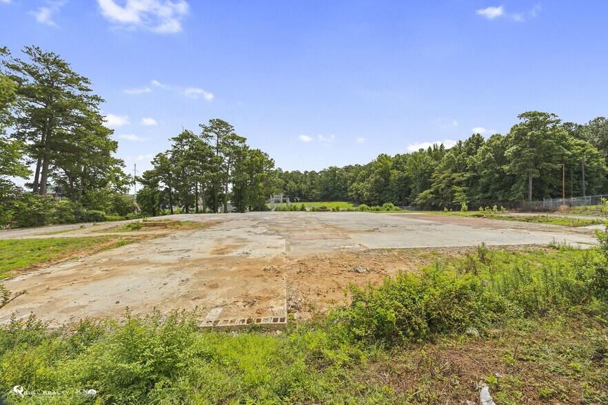 More Photos Of 111 Holiday Dr N, Macon Land For Sale