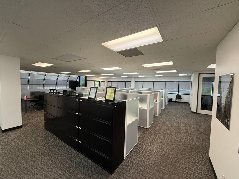 More Photos Of 6065 Bristol Pky, Culver City Office For Sale